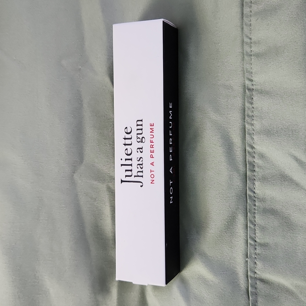 Juliette has a gun fragrance travel size